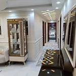 شقة جديدة رائعة باطلالة جانبية على النيل وبالقرب من جميع الاماكن الحيوية في القاهرة المهندسين