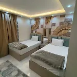 شقة جديدة رائعة باطلالة جانبية على النيل وبالقرب من جميع الاماكن الحيوية في القاهرة المهندسين