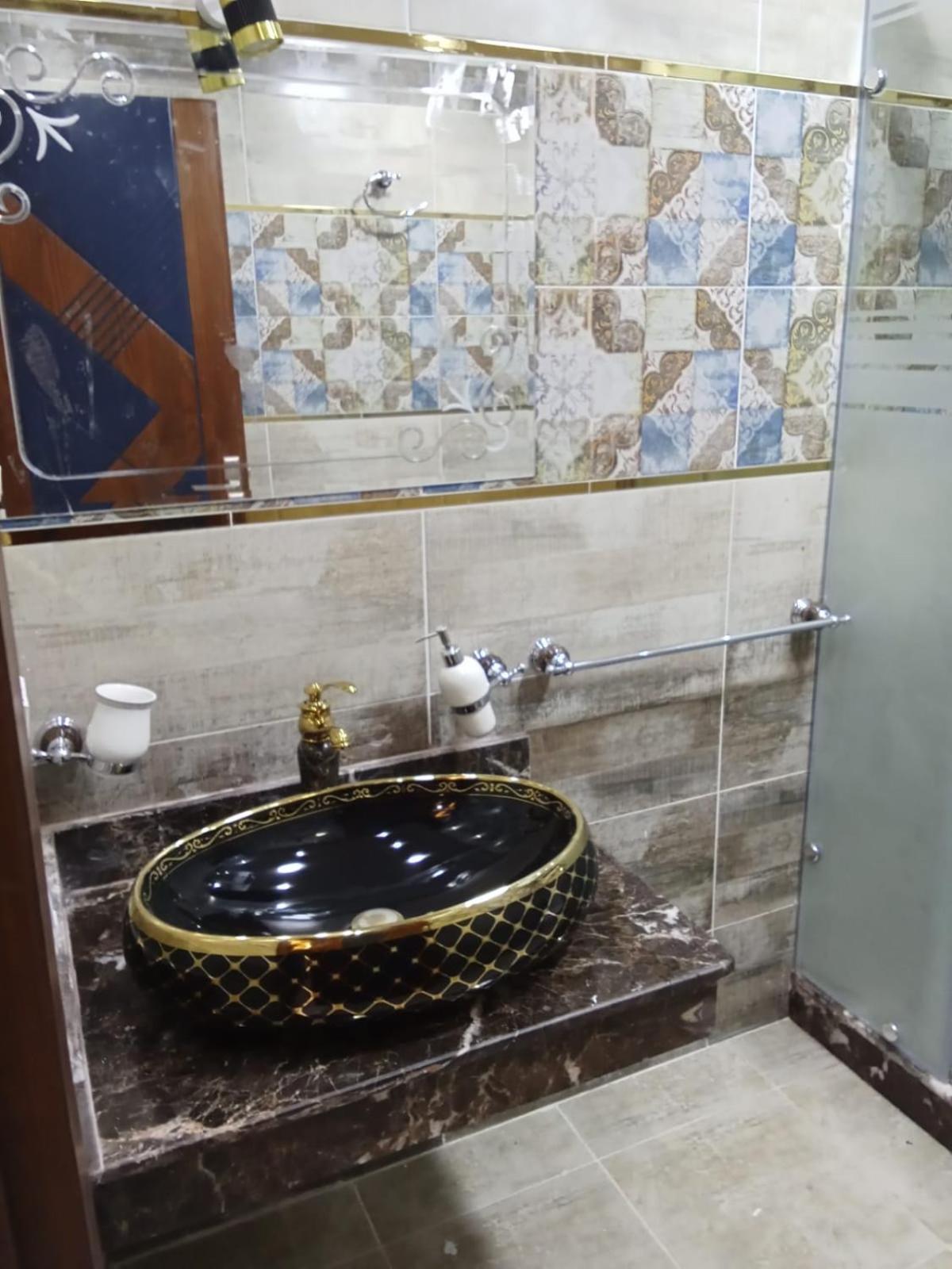 Apartment جديدة رائعة باطلالة جانبية على النيل وبالقرب من جميع الاماكن الحيوية في المهندسين